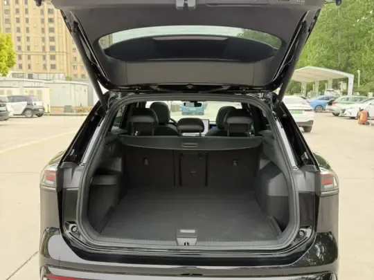 Volkswagen Tiguan L 2025 (19600 км)