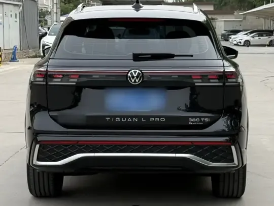 Volkswagen Tiguan L 2025 (19600 км)