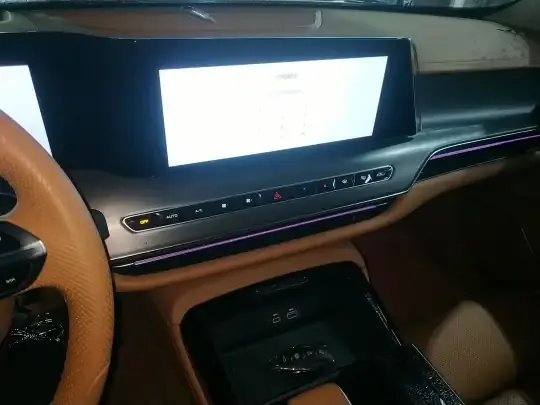 Hongqi H9 2025 (2400 км)