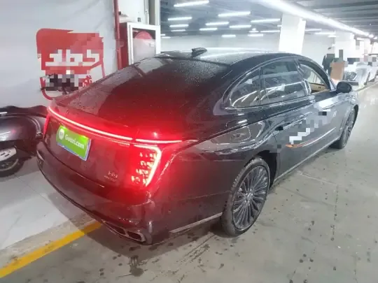 Hongqi H9 2025 (2400 км)