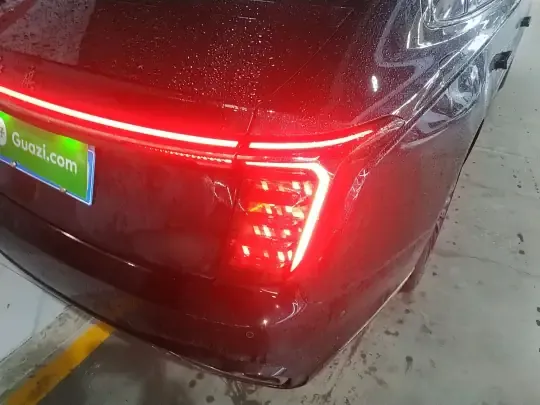 Hongqi H9 2025 (2400 км)