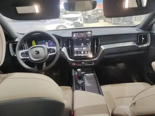 Volvo XC60 2026 (100 км)