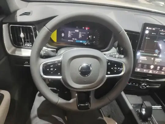 Volvo XC60 2026 (100 км)