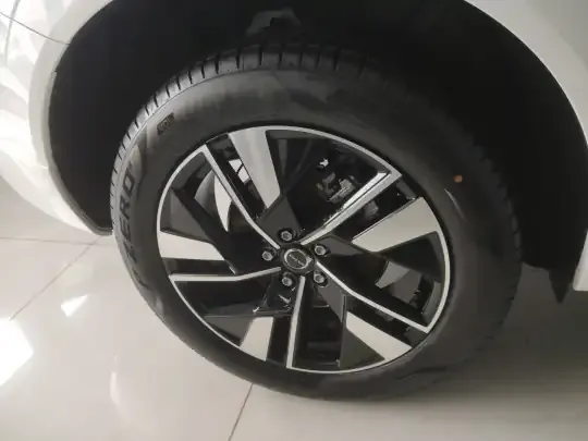 Volvo XC60 2026 (100 км)