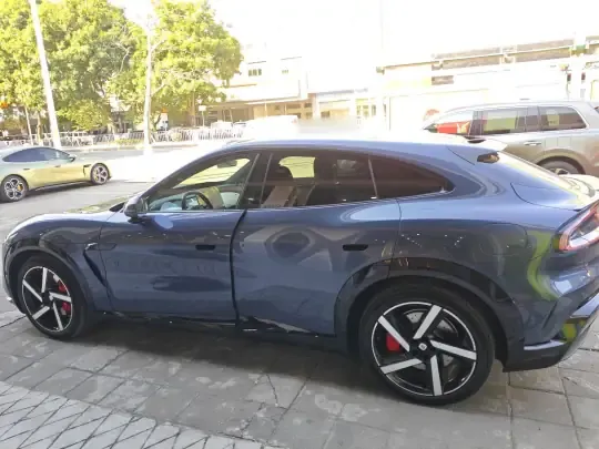 Xiaomi Auto YU7 2025 (200 км)