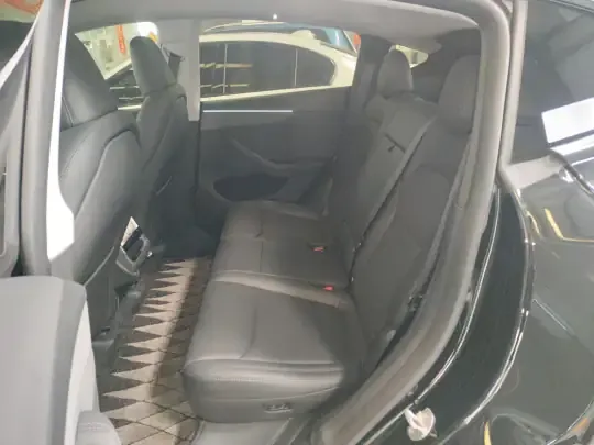 Tesla Model Y 2025 (4400 км)