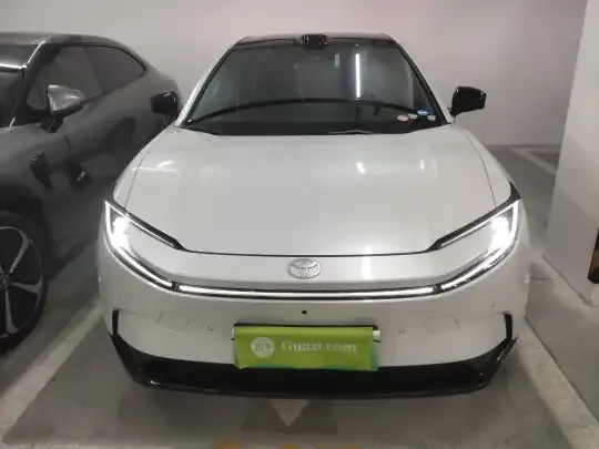 Toyota bZ5 2025 (100 км)