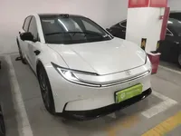 Toyota bZ5 2025 (100 км)