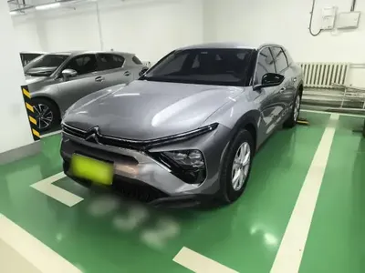 Citroen C5 X 2025 (17200 км)