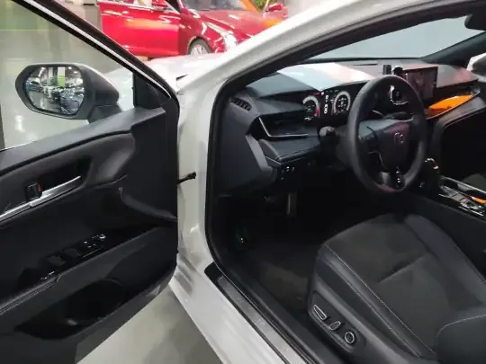 Toyota Camry 2026 (1600 км)