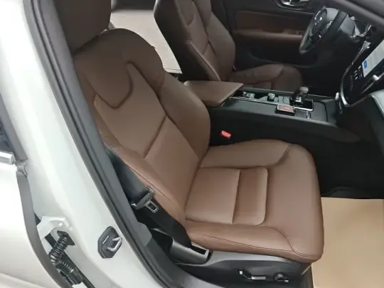 Volvo S60 2026 (4100 км)