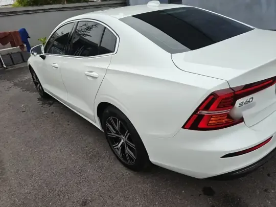 Volvo S60 2026 (4100 км)