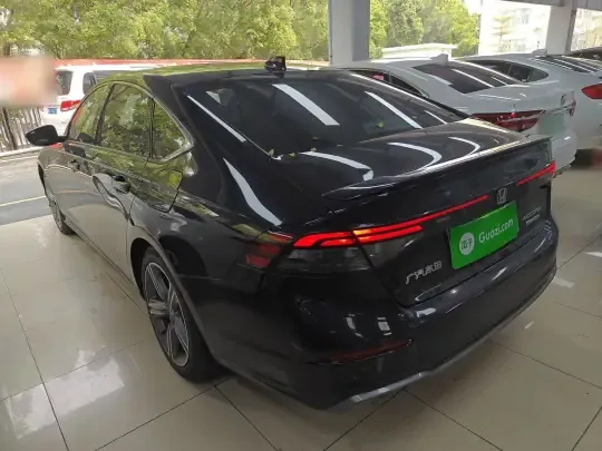 Honda Accord New Energy 2025 (16900 км)