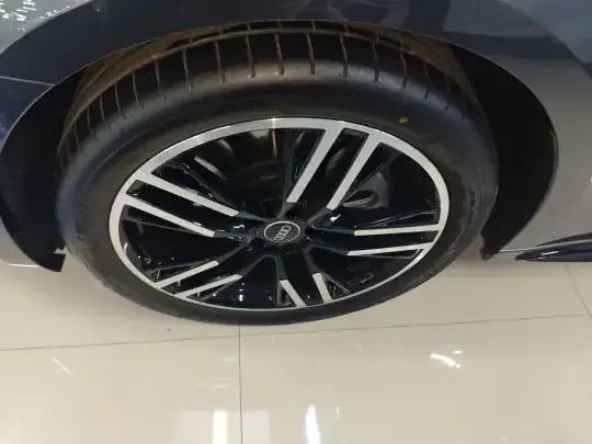 Audi A5L 2026 (700 км)