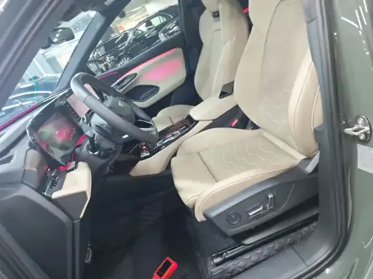 Audi Q6L e-tron 2026 (2300 км)