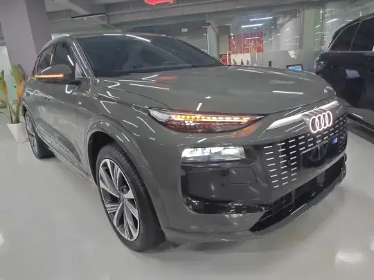 Audi Q6L e-tron 2026 (2300 км)
