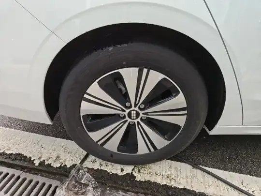 Geely Galaxy A7 2025 (3500 км)
