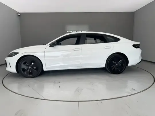 Volkswagen Lamando 2026 (3300 км)