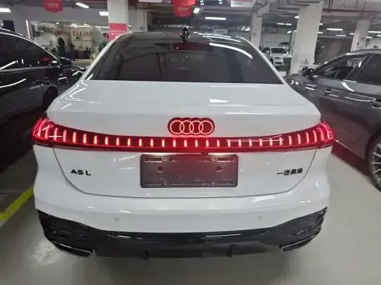 Audi A5L 2026 (5900 км)