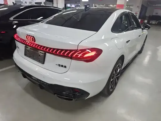Audi A5L 2026 (5900 км)