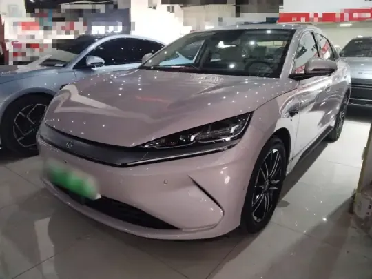 BYD Qin L 2025 (900 км)