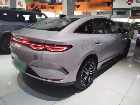 BYD Qin L 2025 (900 км)