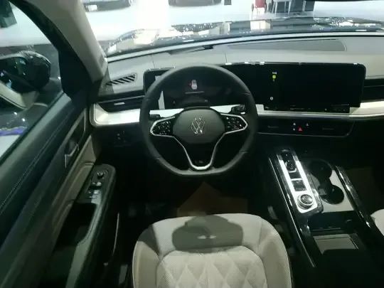 Volkswagen Tavendor 2025 (700 км)