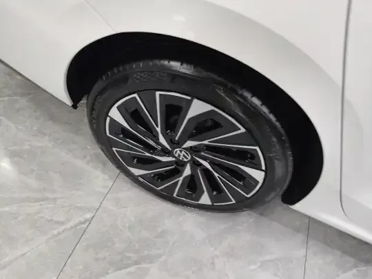 Volkswagen Sagitar 2026 (1900 км)