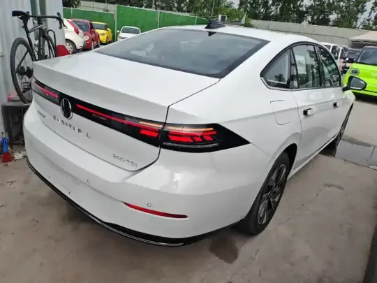 Volkswagen Sagitar 2026 (100 км)