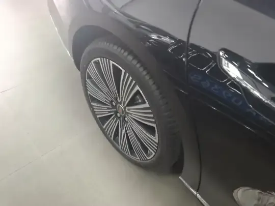 Hongqi H9 2025 (1500 км)