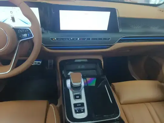 Hongqi H9 2025 (1500 км)