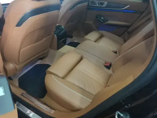 Hongqi H9 2025 (1500 км)