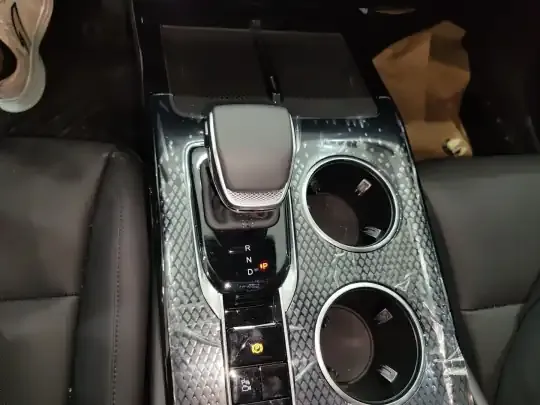Hongqi HS3 PHEV 2025 (1400 км)