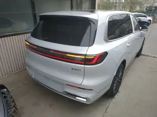 Geely Galaxy M9 2025 (1000 км)