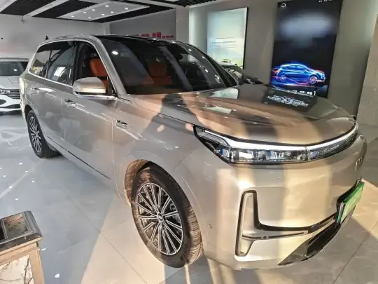 Geely Galaxy M9 2025 (10800 км)