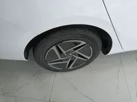 Roewe Roewe E6 2025 (13100 км)