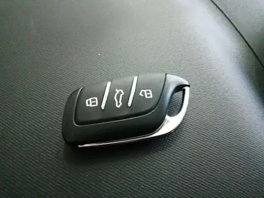 Roewe Roewe E6 2025 (13100 км)
