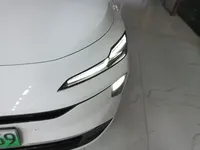 Roewe Roewe E6 2025 (13100 км)