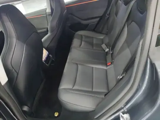 Tesla Model 3 2025 (22800 км)