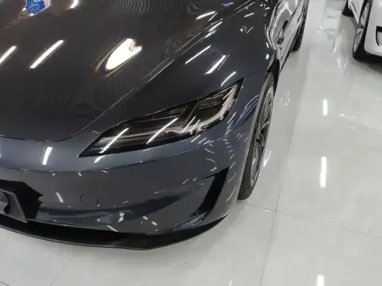 Tesla Model 3 2025 (22800 км)