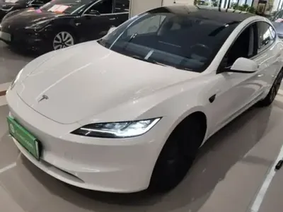 Tesla Model 3 2025 (20200 км)