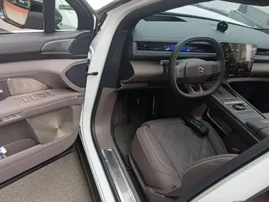 Nio ES8 2026 (10300 км)