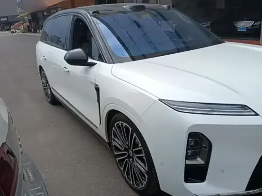 Nio ES8 2026 (10300 км)
