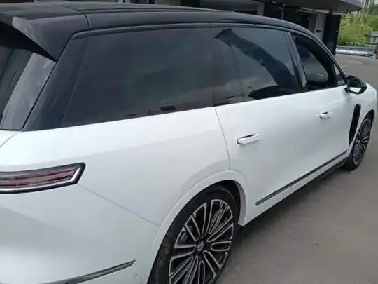 Nio ES8 2026 (10300 км)