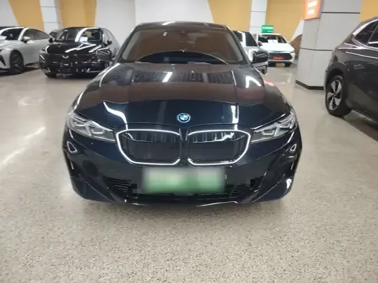 BMW i3 2026 (6200 км)