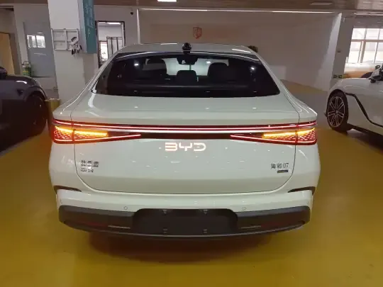 BYD Seal 07 DM-i 2026 (1100 км)