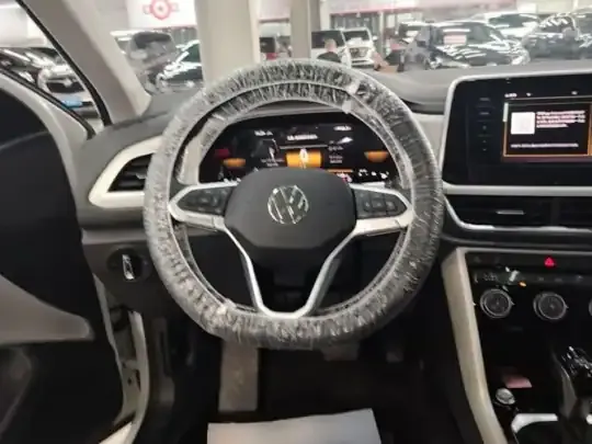 Volkswagen T-ROC 2026 (100 км)
