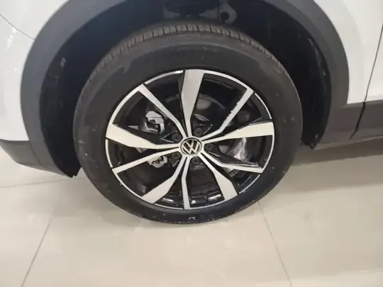 Volkswagen T-ROC 2026 (100 км)