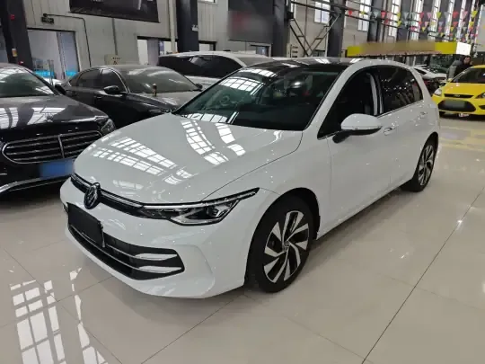 Volkswagen Golf 2026 (400 км)