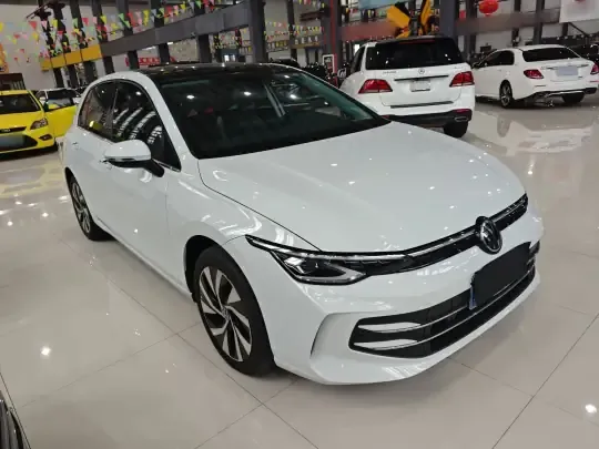 Volkswagen Golf 2026 (400 км)